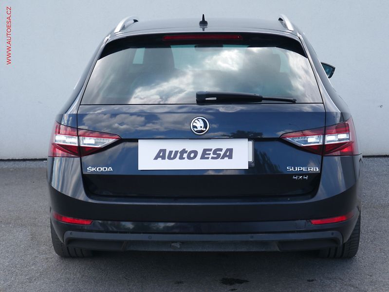 Škoda Superb (2015) 2.0 TDi 4x4, DSG, navi, bixen - fotka 5 z 20