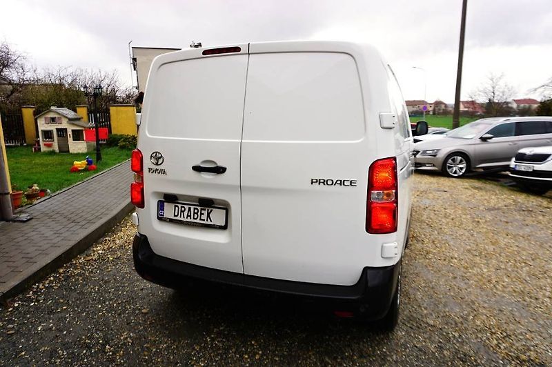 Toyota ProAce (2021) 2,0 D-4D 90 kW - fotka 4 z 28