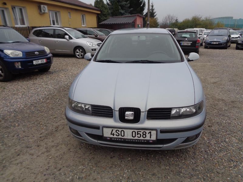 Seat Leon 1,6 - fotka 2 z 12
