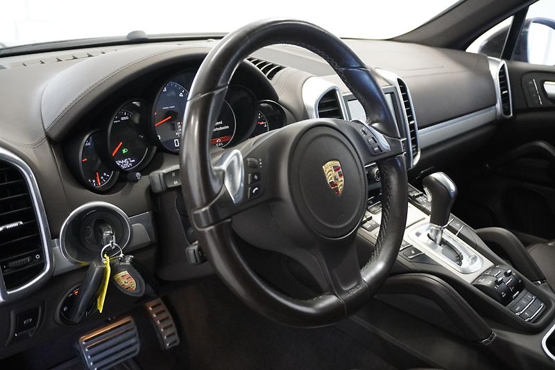Porsche Cayenne 4,2 TDI V8 4WD AUT. - fotka 16 z 31