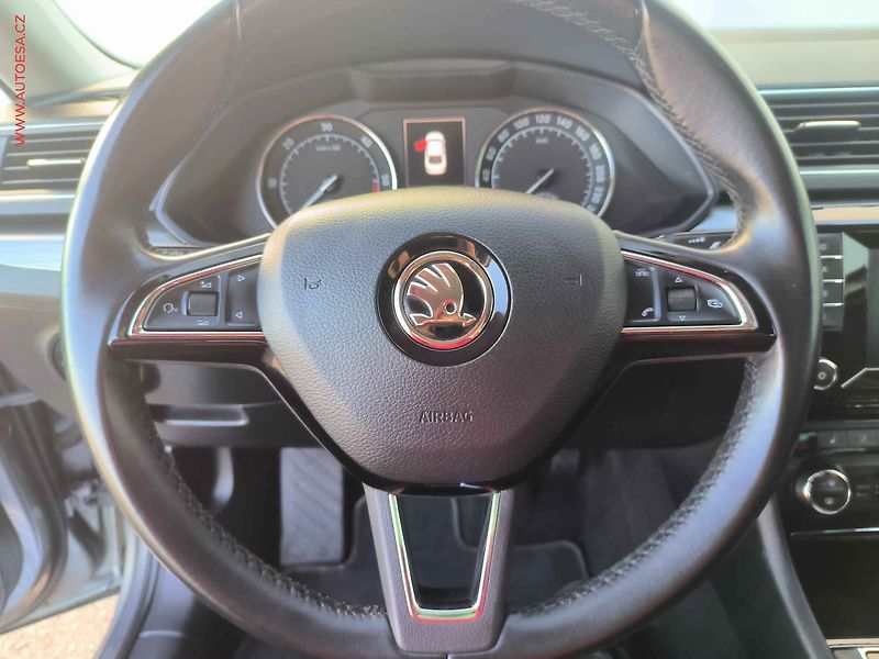 Škoda Superb (2016) 2.0 TDi, ČR, DSG, LED - fotka 16 z 23