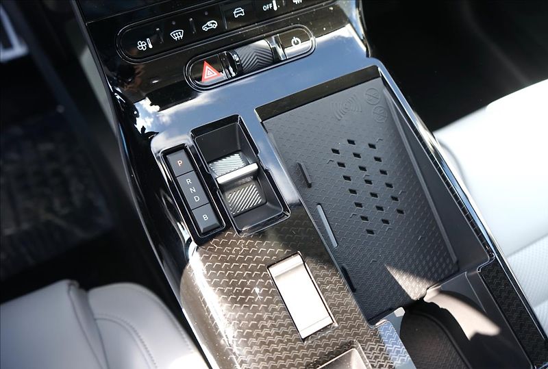 Citroën C5 Aircross (2026) 1,6 Plug-in Hybrid225k Aut.MAX - fotka 17 z 30