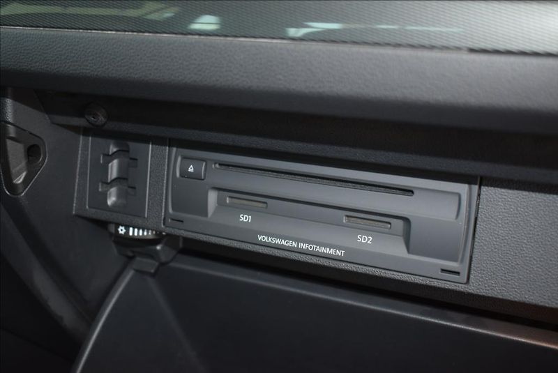Volkswagen Tiguan 2,0 TDI, DSG,Head Up,Virtual, - fotka 51 z 55