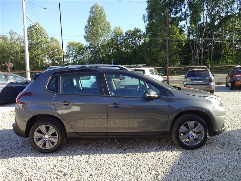 Peugeot 2008 1,2i 61kW - fotka 8 z 55