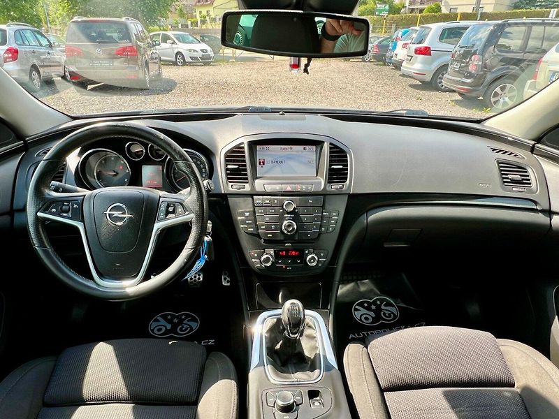 Opel Insignia (2009) 2.0d 118 kW - fotka 11 z 19