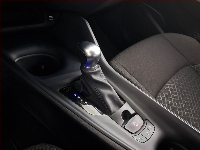 Toyota C-HR (2023) 1.8 Hybrid - fotka 13 z 21