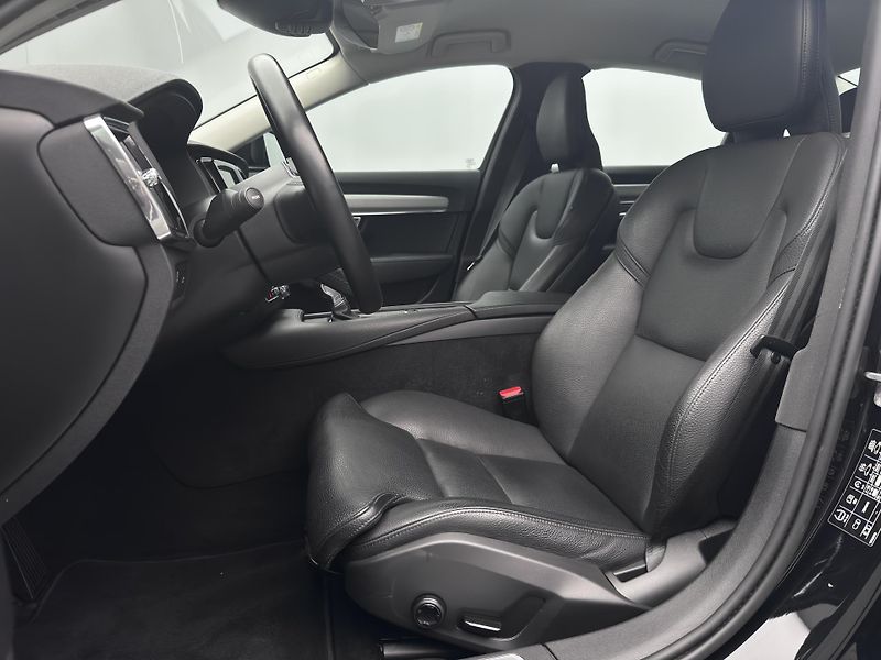 Volvo S90 T6 AWD MOMENTUM AUT 1.maj - fotka 4 z 53