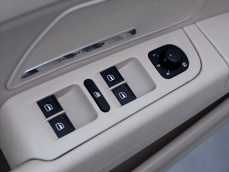 Škoda Superb 2,0 TDI 4x4 DSG Exclusive Kůže - fotka 16 z 34