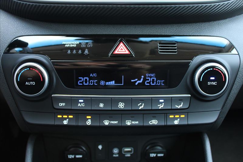 Hyundai Tucson 1,6 CRDi  ČR,1MAJ,AT,ADVENTURE - fotka 15 z 36