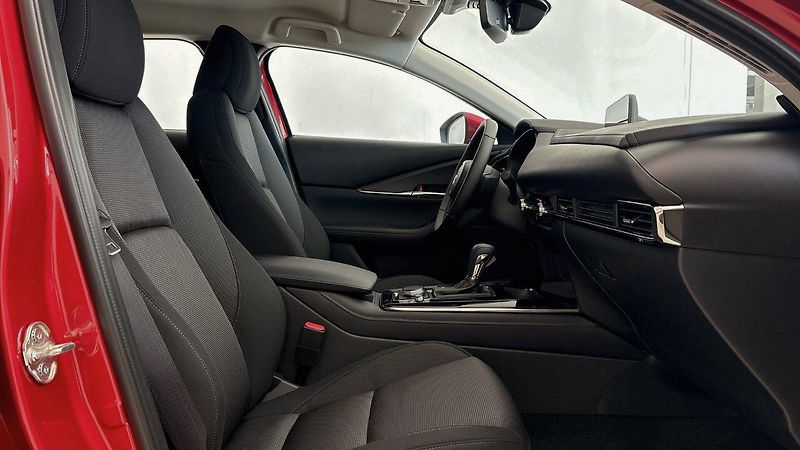 Mazda CX-30 (2026) 2.5 G140 Centre-line AT - fotka 12 z 24