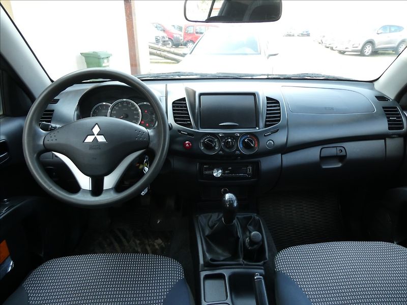 Mitsubishi L200 2,5 DI-D 100kW REZERVACE - fotka 28 z 36
