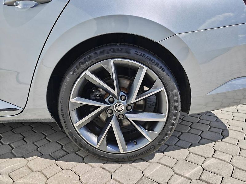 Škoda Superb SportLine ABT DSG 2,0TDI - fotka 25 z 26