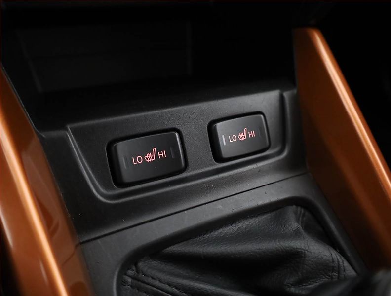 Suzuki Vitara (2016) Premium 1.6 DDiS, 4X4 - fotka 13 z 19