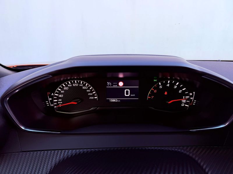 Peugeot 2008 1.2 PureTech Allure, Záruka - fotka 19 z 28