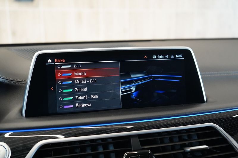 BMW Řada 7 740d xDrive, Nezávislé,HUD,PPF - fotka 29 z 47