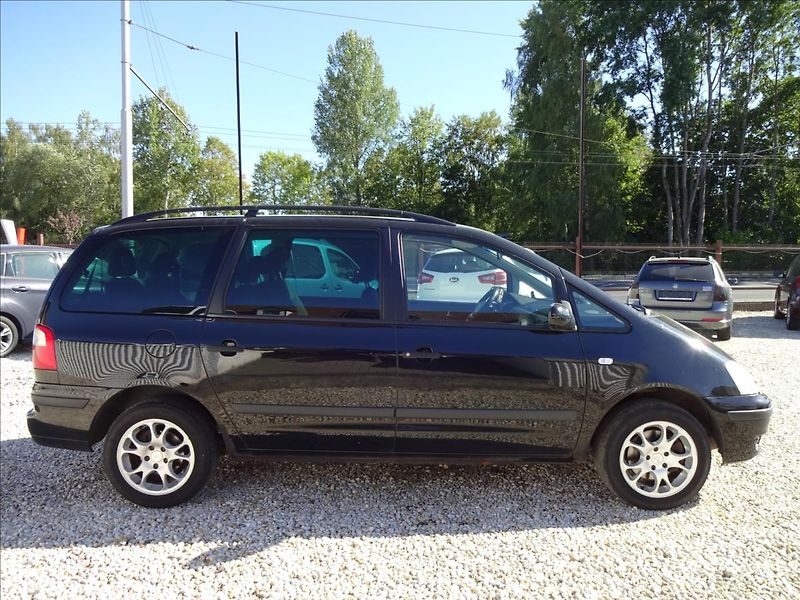 Ford Galaxy 1,9 TDI 85 kW 7.MÍST - fotka 8 z 40