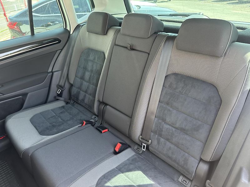 Volkswagen Golf Sportsvan (2014) 2.0 TDI 1. majitel, ser. kniha - fotka 12 z 41