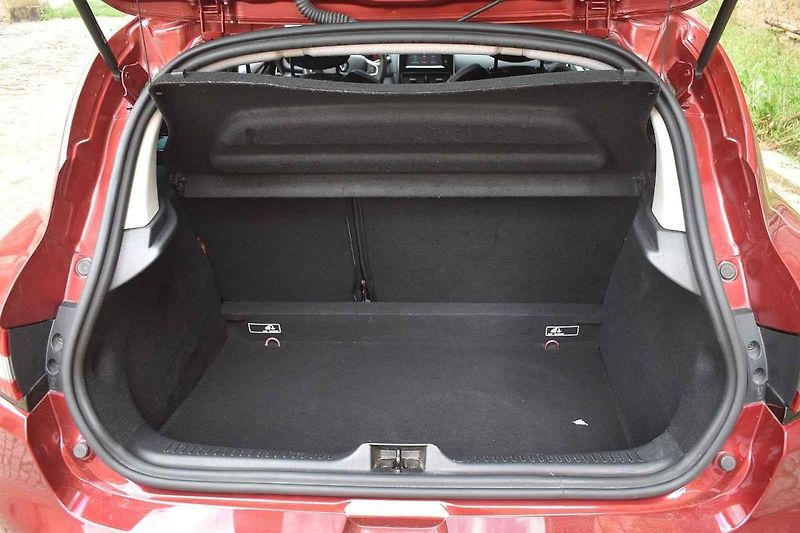 Renault Clio je vhodným společníkem pro mladší i starší páry