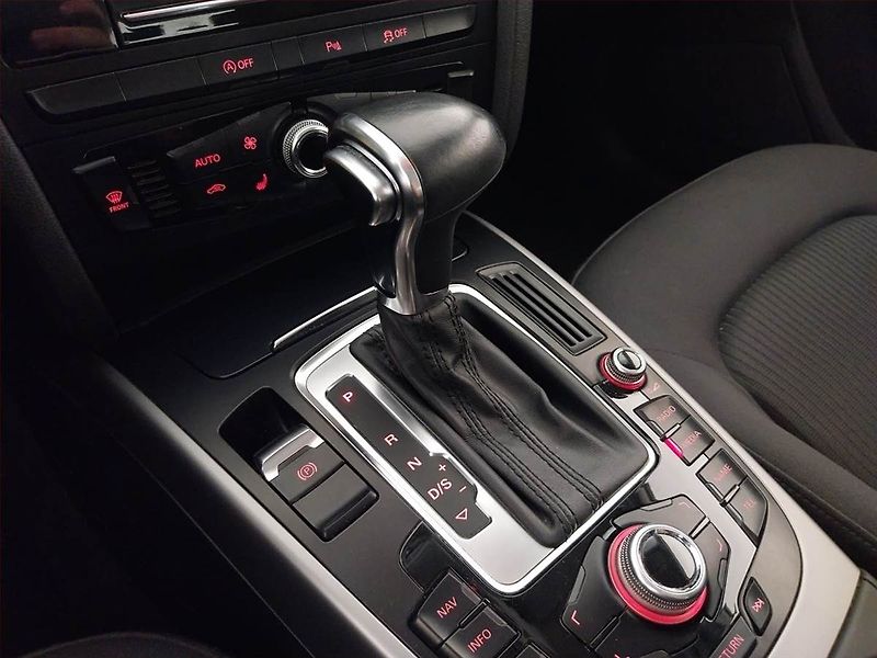Audi A4 (2013) 2.0 TDI, Automat, Navi, Xenony - fotka 13 z 22