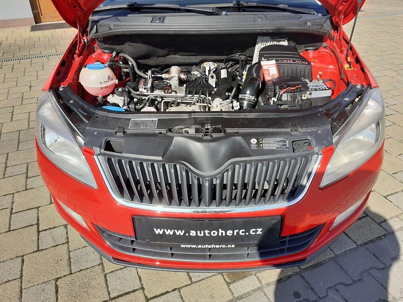Škoda Fabia (2010) 1.2 TSi Kombi AMBIENTE - fotka 16 z 35