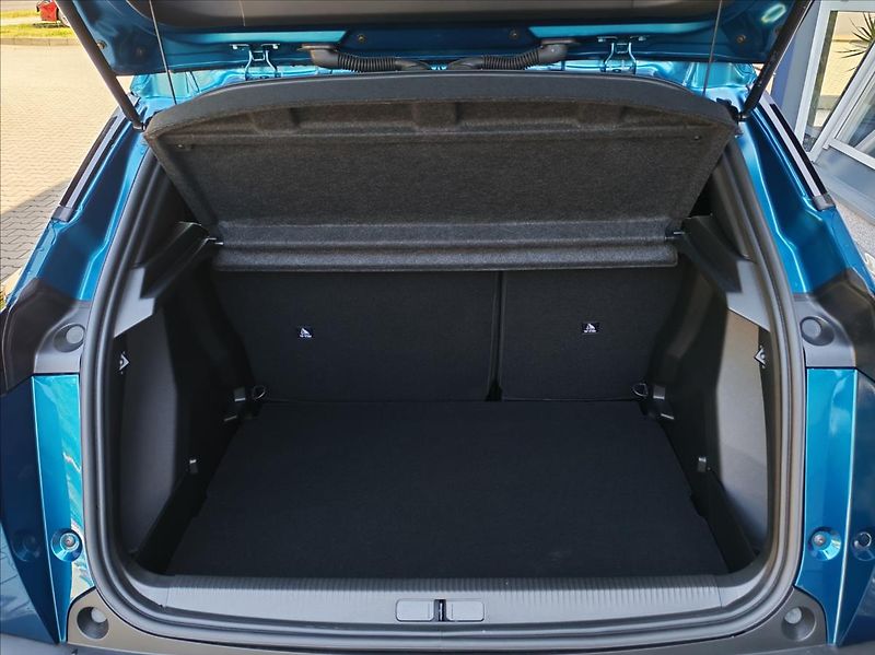 Peugeot 2008 (2026) 1,2 2008 ALLURE Turbo 100 MAN6 - fotka 9 z 16