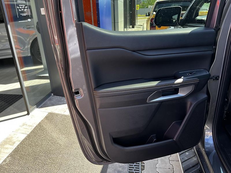 Ford Ranger Wildtrak 2.0 EcoBlue Bi-Turbo - fotka 12 z 42