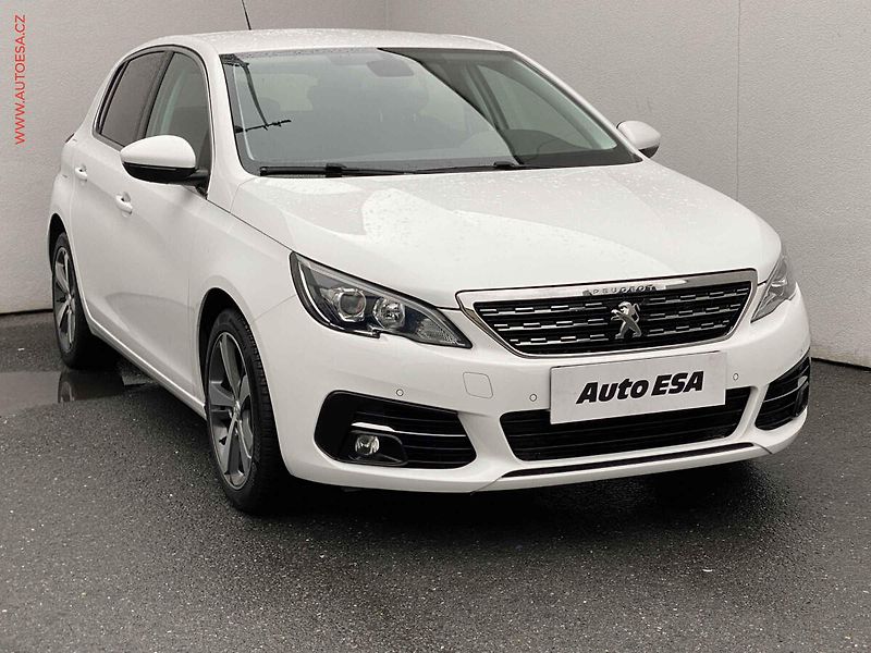 Peugeot 308 (2018) 1.2 PT, Allure, navi - fotografie inzerátu