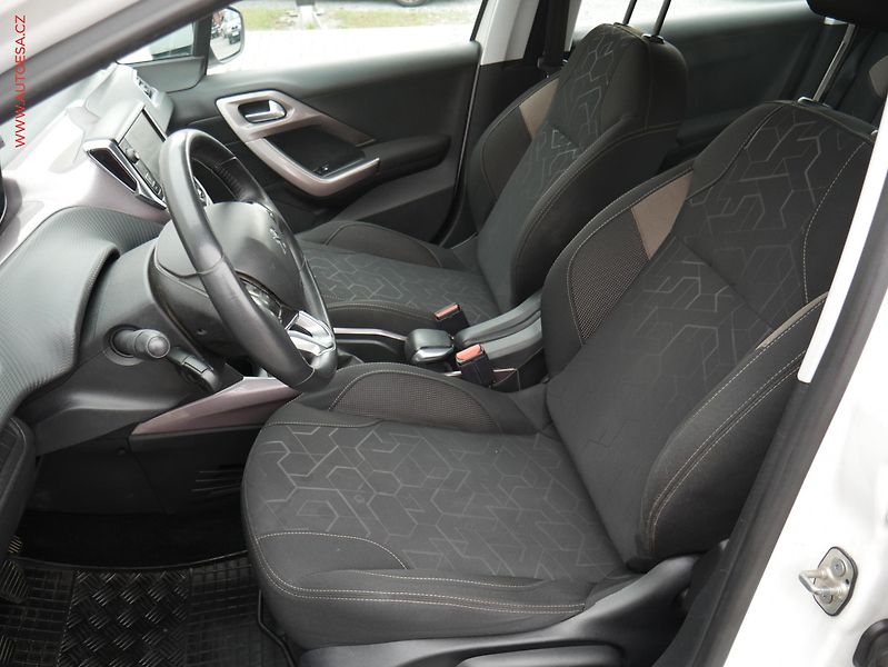 Peugeot 2008 (2014) 1.6 HDI, 1.maj,ČR, AC, temp - fotka 9 z 14