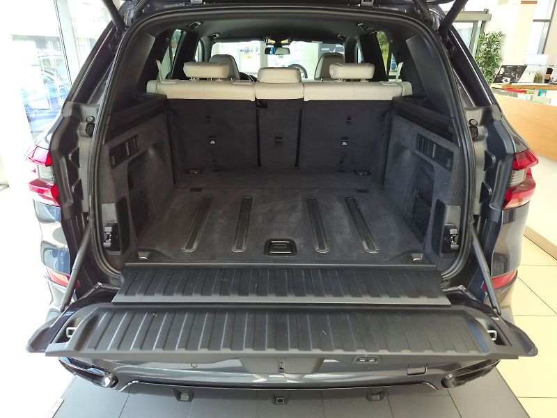 BMW X5 xDrive 30d - fotka 8 z 34