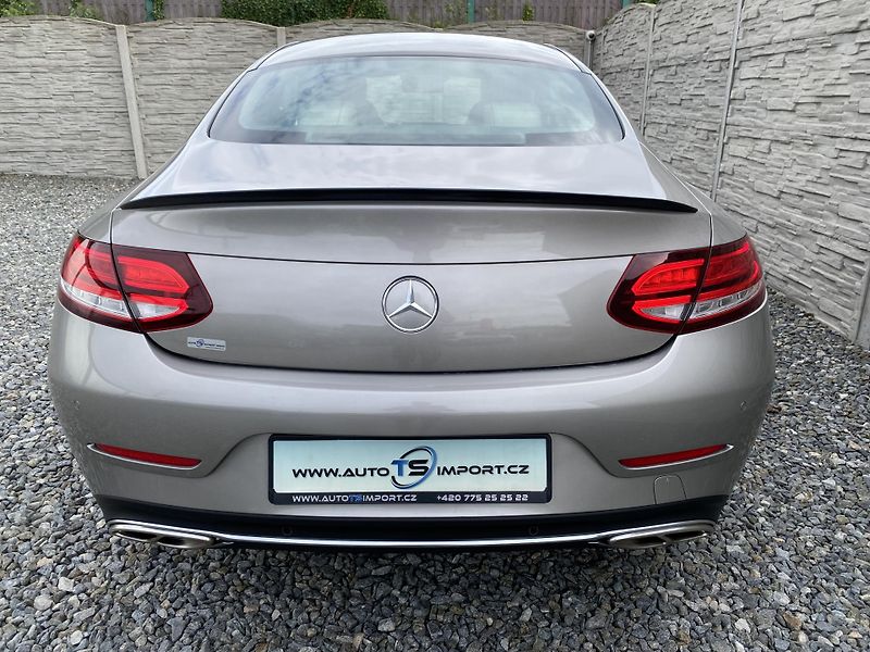 Mercedes-Benz Třídy C C 400 COUPE 4MATIC 51.000KM - fotka 4 z 149
