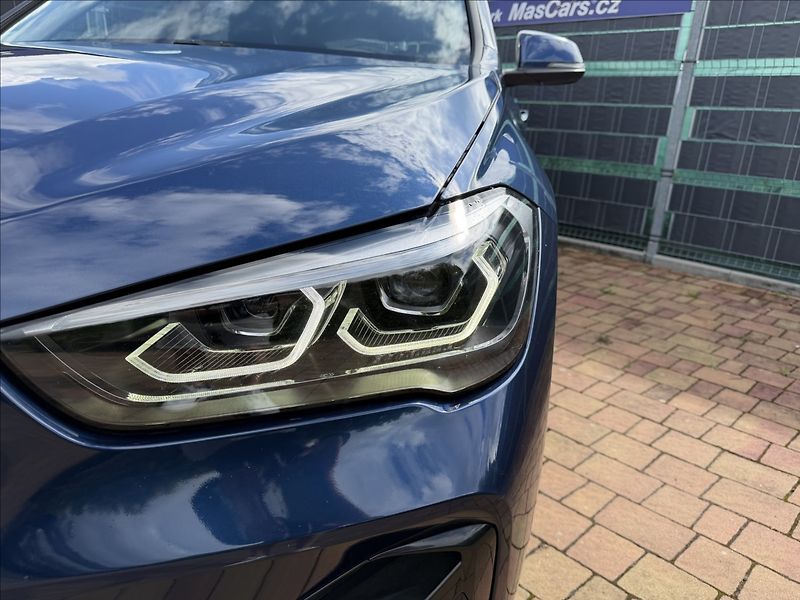 BMW X1 18d xDrive SportLine Head-up - fotka 5 z 23