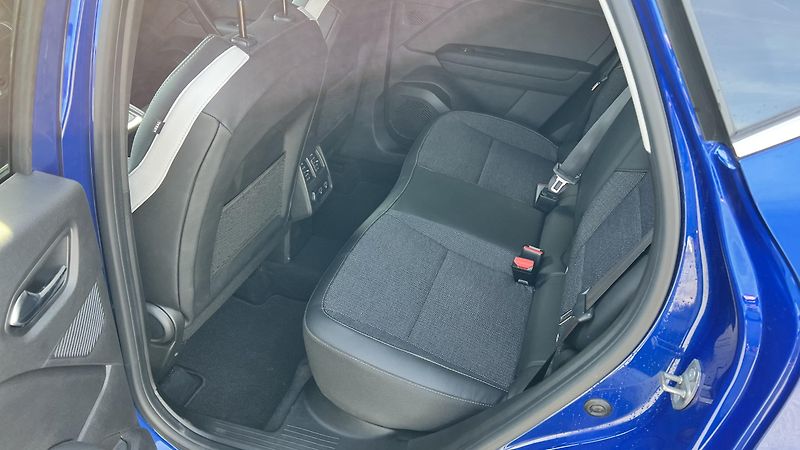 Mitsubishi ASX 1.6 HEV INTENSE - fotka 8 z 12