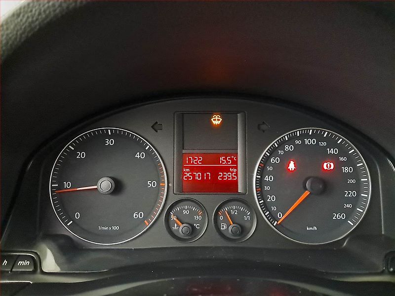 Volkswagen Golf (2008) 1.9 TDI, po STK, Tažné, Klima - fotka 11 z 14