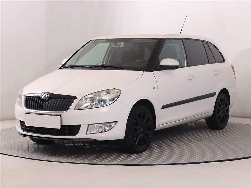 Škoda Fabia (2010) 1.6 TDI, nová STK - fotka 2 z 16