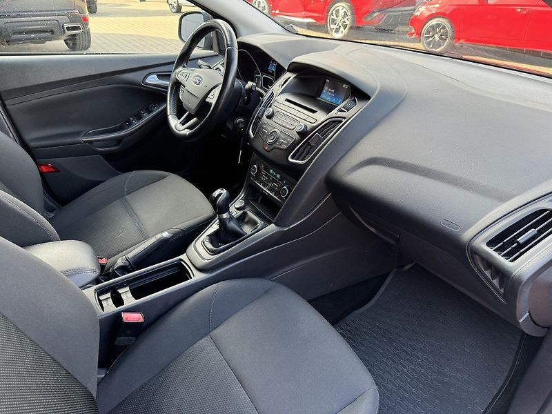 Ford Focus (2017) 1.6 Ti-VCT Digi Klima Tempomat - fotka 15 z 45