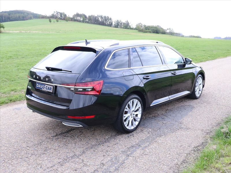 Škoda Superb 2,0 TDI DSG L&K DPH CZ - fotka 7 z 34