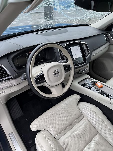 Volvo XC90 2,0D 173kW 4x4 Inscription - fotka 10 z 18