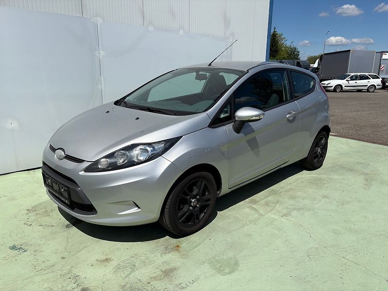 Ford Fiesta 1.3i, 44kW, Klima, Výhřevy - fotka 3 z 15