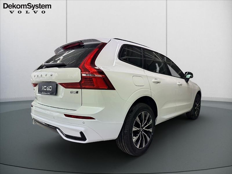 Volvo XC60 (2025) 2,0 B5 AWD Plus Dark 5949 - fotka 3 z 15