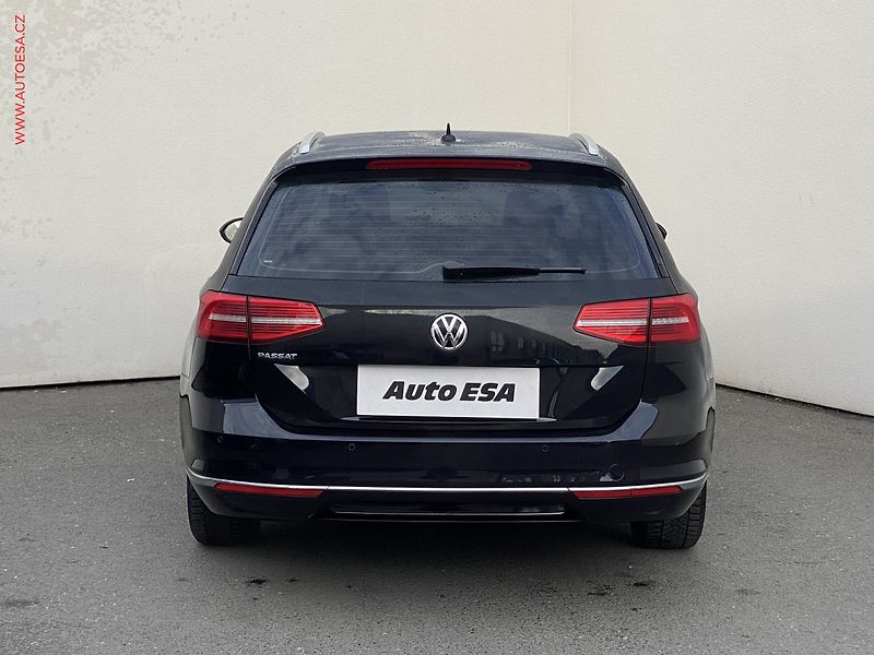 Volkswagen Passat (2019) 2.0 TDi, Highline, navi - fotka 5 z 19