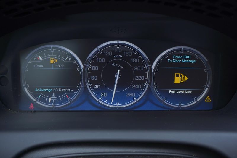 Jaguar XJ 5.0 V8 PREMIUM LUXURY - fotka 34 z 53