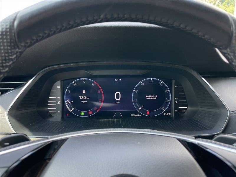 Škoda Octavia 2,0 TDI DSG Ambition Plus PDC - fotka 9 z 23