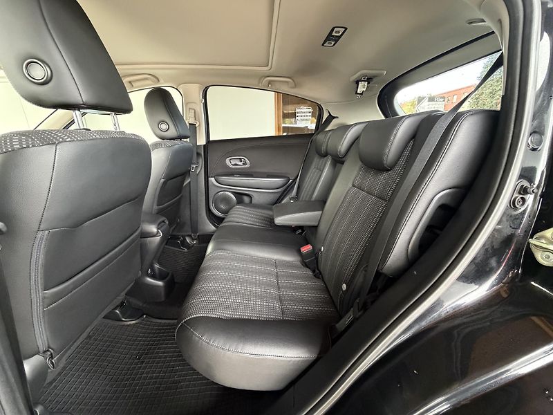 Honda HR-V 1.6 i-DTEC Executive - fotka 24 z 25