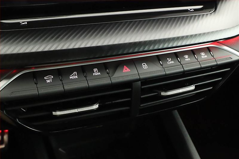 Škoda Octavia (2024) RS 2.0 TSI - fotka 17 z 20