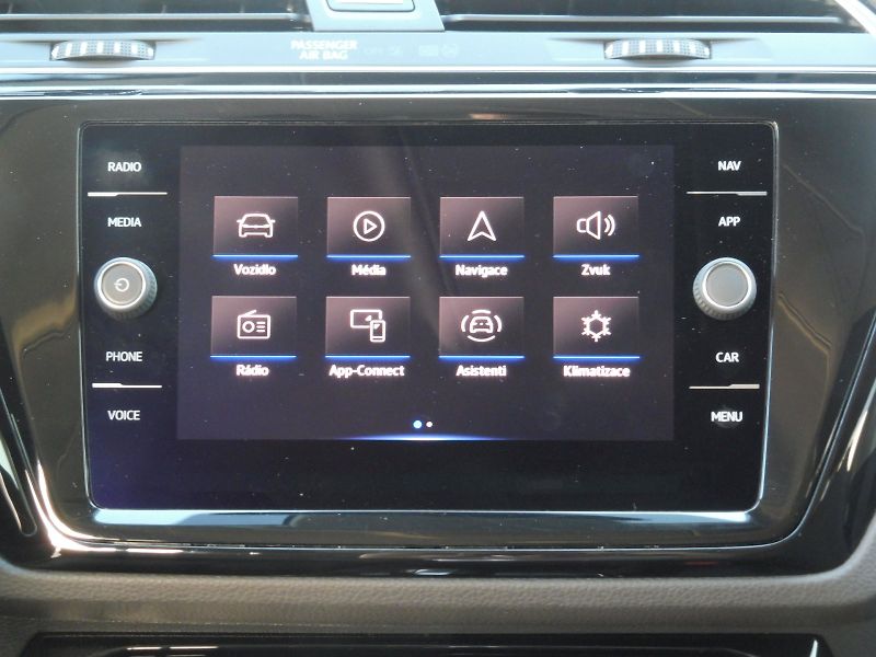 Volkswagen Touran (2022) Highline 1,5 TSI 110kW DSG - fotka 14 z 27