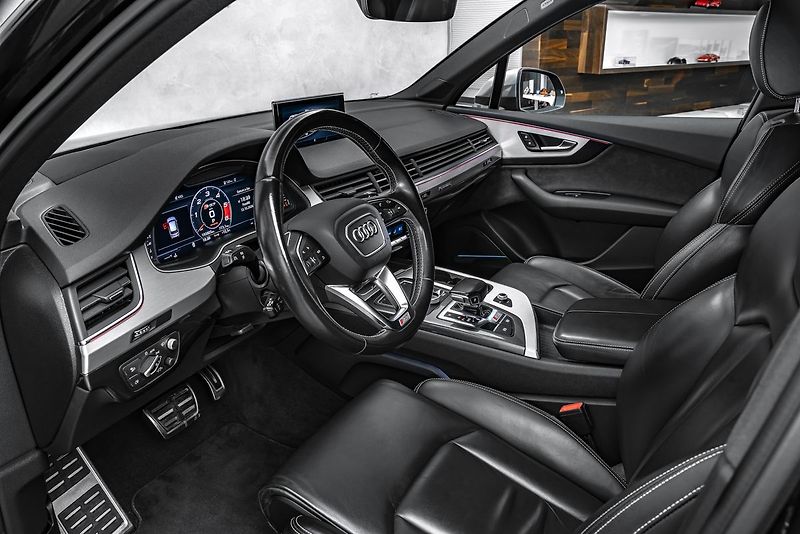Audi SQ7 4,0TDI 7míst HuD BOSE - fotka 11 z 27