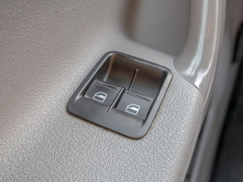 Volkswagen Caddy (2008) ČR 1.9TDI 55KW – PO ROZVODECH - fotka 22 z 36