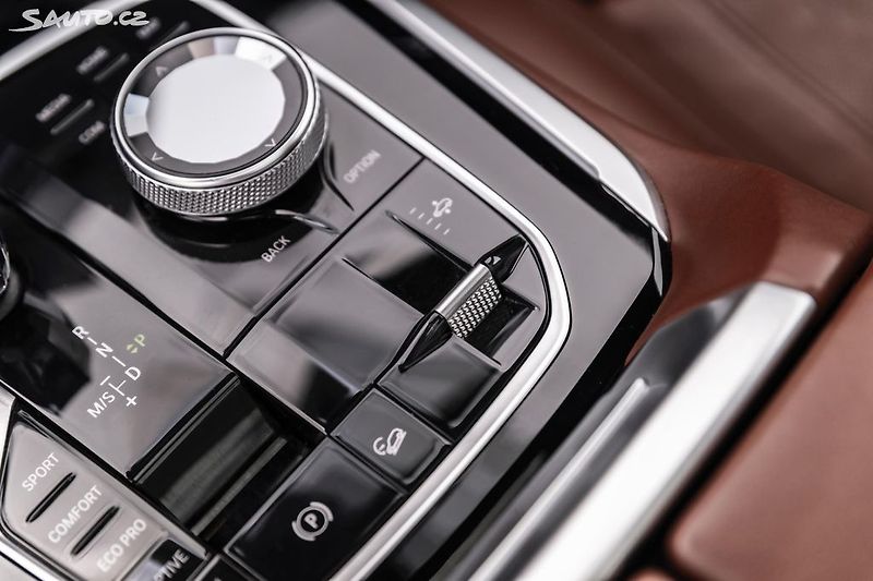 BMW X5 xDrive30d*servis*plná výbava - fotka 36 z 47