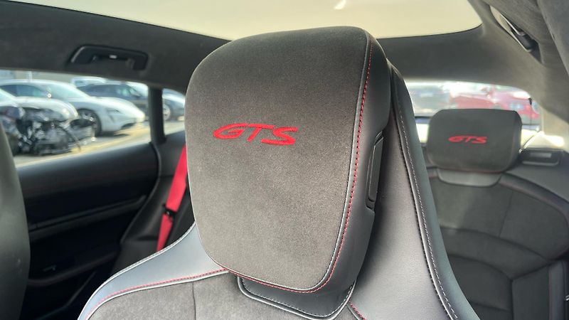 Porsche Taycan GTS - fotka 27 z 30