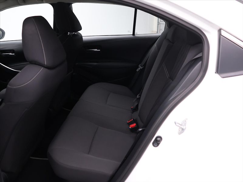 Toyota Corolla 1.8 Active E-CVT CZ 1.Maj. DPH - fotka 14 z 28